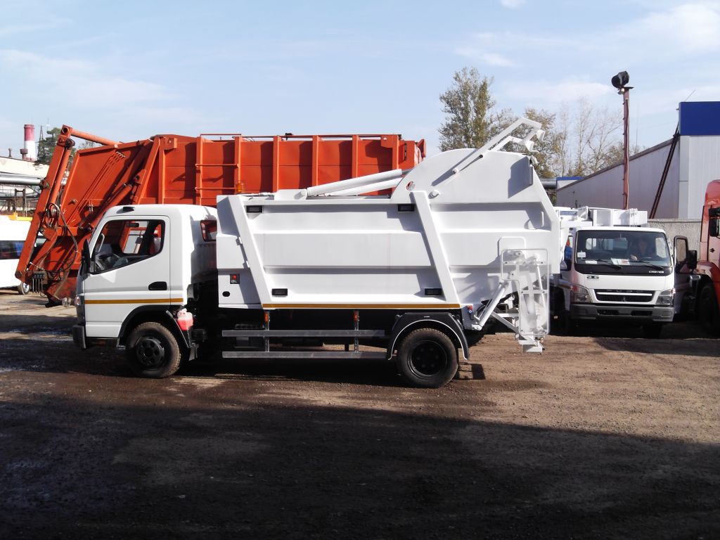 Мусоровоз HM 8 MONO на шасси ISUZU ELF 7.5